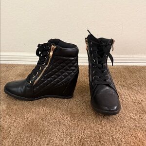 Stylish Black Quilted Wedge Sneakers